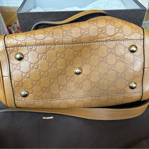 Gucci Monogrammed Shoulder Bag - Picture 4 of 14